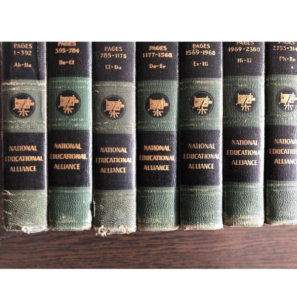 PHOTOGRAPHY ENCYCLOPAEDIA - Picture 2 of 7